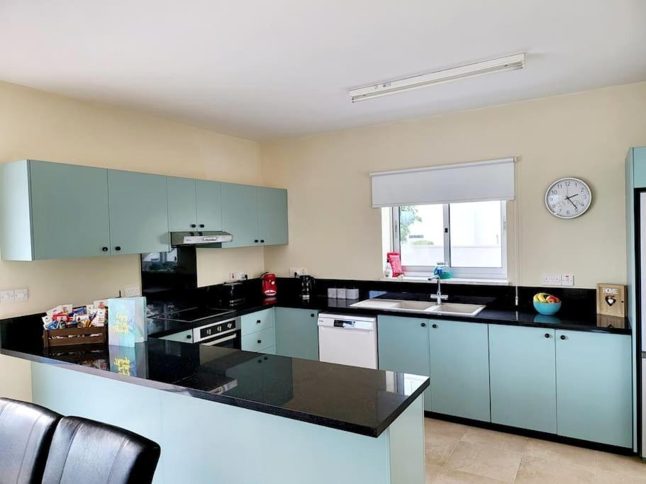 Villa Utopia Paphos Buitenkant foto